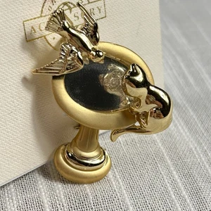 Vintage Danecraft gold zweifarbig verspiegelt Katze & Vogel Vogel Vogeltränke Brosche skurril MCM - Bild 1 von 13