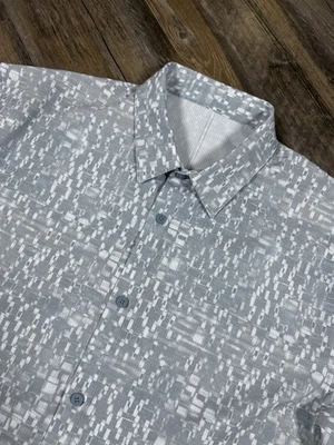 Lululemon Shirt Men's XXL Airing Easy Short Sleeve Geometric Print Button Up - Image 1 of 4