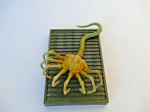 Alien Konami SF Movie Selection Vol.1 Face Hugger (Alien 1979) Candy Toy BNIB - Picture 1 of 3