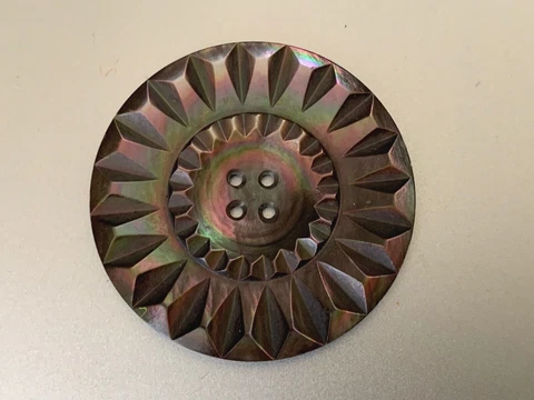 French ANTIQUE BUTTON Dark iridescent Mother of Pearl shell engraved 3.5cm Cover