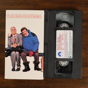Flugzeuge, Züge und Automobile (1987) - VHS Komödie - fast perfekter Zustand - Bild 1 von 8