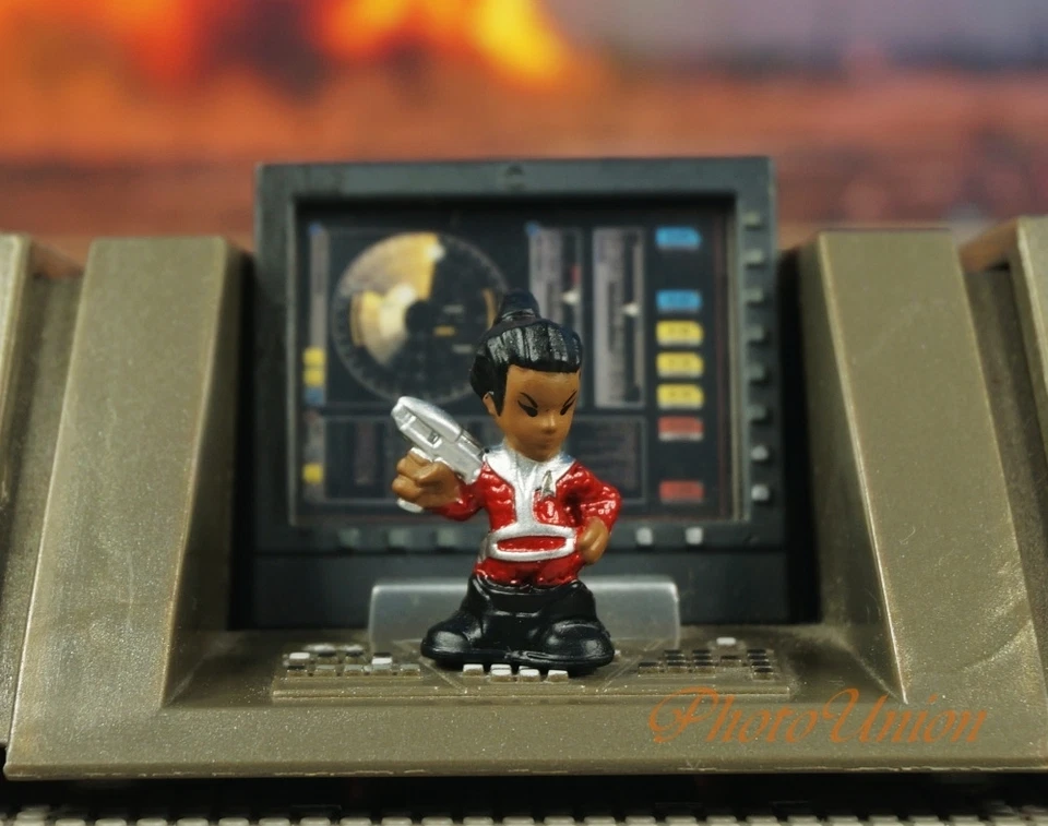 Hasbro Fighter Pods Micro Hereos Star Trek Uhura S1-16 Cake Topper Figure K1281V - Image 1 of 1