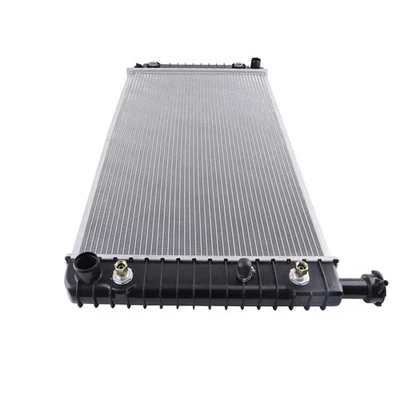 Radiador para Chevrolet Express 1500 2500 3500 1996-2002 CU2042 AT/MT Foto 1 de 4