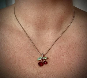 Vintage 2004 NY&CO Ruby Red Cherries Necklace Costume Jewelry Y2K FREE SHIPPING! - Picture 1 of 5