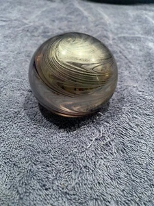 Iridescent Swirl Trout Studio Art glass Paperweight, Signed And Pontil Inclusion - Picture 1 of 2