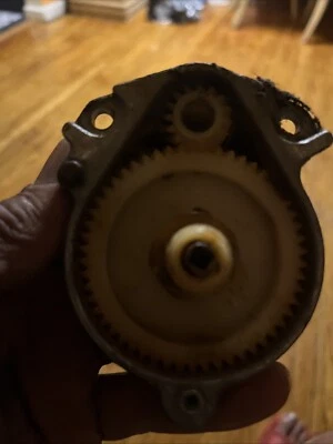 Engranaje de motor para tapa de tijera Eldorado Foto 1 de 2