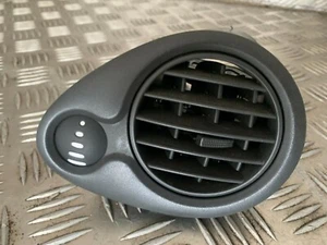 Grille Aération Droit - RENAULT CLIO III (3) PHASE II (2) De 03-2009 à 12-2014 - Picture 1 of 3