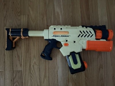 NERF Super Soaker Tornado Strike con todos los accesorios (revista incluida) Foto 1 de 2