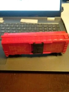 Model Power HO Scale Baby Ruth Good Candy 40’ Billboard Box Car - Picture 1 of 2