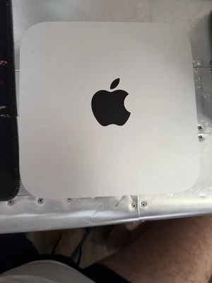 Apple Mac mini A1347 2014 2.6 GHz Core i5 (I5-4278U) 8GB RAM 1TB HDD - Image 1 of 4