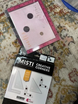 Mini herramienta de estampado Misti-Mi dulce petunia y esquinas creativas Foto 1 de 4