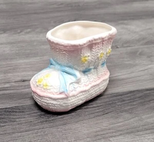 Relpo ceramic baby bootie nursery planter white with pink trim and blue bow - Picture 1 of 12