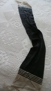 Antiker Schal Strick Strumpf Material, Fransen, schwarz & ecru Streifen, 50" - Bild 1 von 3