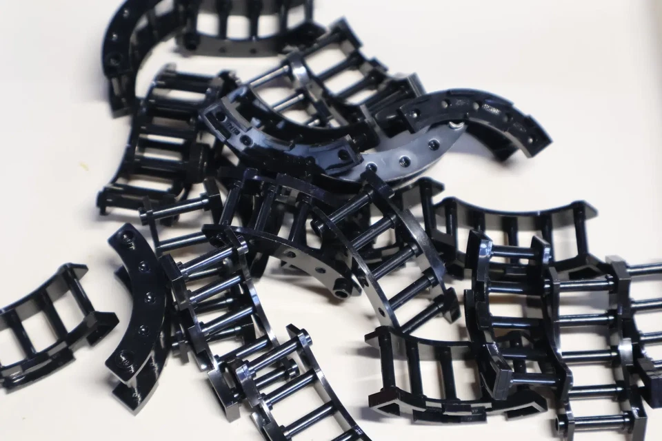 4 Lego Black, Fence 4 x 4 x 2 Quarter Round Spindled with 2 Studs 308 Foto 1 de 1