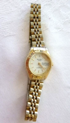 Ladies PHILIP PERSIO  Bracelet Watch Fluted Bezel Day/Date 3ATM Waterproof - Image 1 of 4