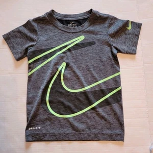 Nike Boy's Dri-Fit Short Sleeve T-Shirt Gray W Green & Black Swoosh Sz Small 4/5 - Picture 1 of 6