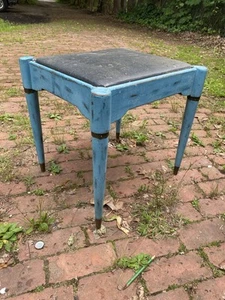 VINTAGE SINGER SEWING MACHINE BENCH STORAGE STOOL MID CENTURY PAINTED - Picture 1 of 3