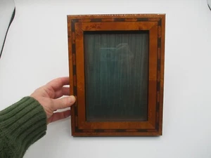 WOOD PICTURE FRAME ~ INLAY MARQUETRY WOOD ~ MADE IN ENGLAND ~ VINTAGE - Picture 1 of 5