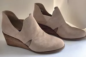 BOOTS/SHOES-ANKLE-TOMS-Slip On-Ortholite-Oatmeal Suede-Wedge Heel-Size 9 - Picture 1 of 19