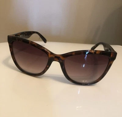 Óculos de sol femininos Kenneth Cole - Imagem 1 de 3