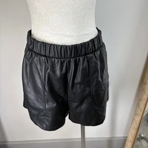 STEVE MADDEN Faux the Record Black Faux Leather Vegan Shorts Size L - Picture 1 of 12