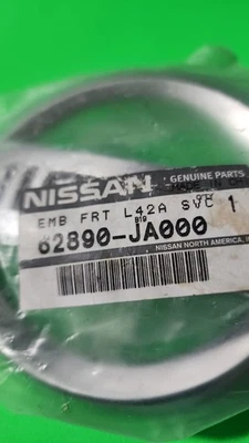 07 10 12 REJILLA DELANTERA NISSAN ALTIMA EMBLEMA ENERO 62890 JA000 Foto 1 de 3