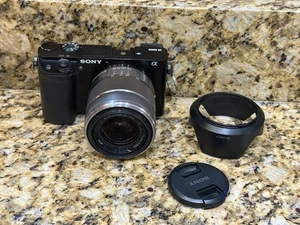 Cámara sin espejo Sony Alpha a6000 24,3 MP con lente Sony E OSS 18-55 mm probada - Imagen 1 de 10