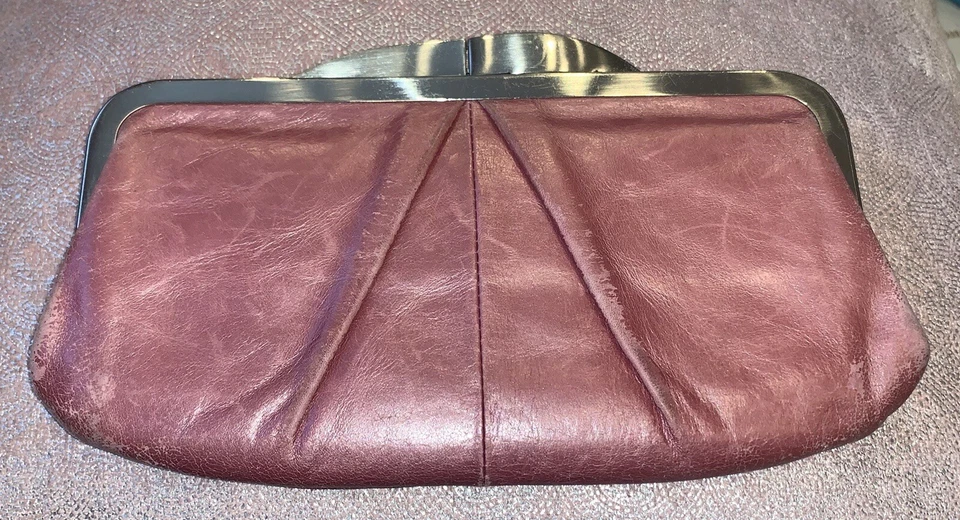 Gorg opus HOBO International Hayward Leather Clutch Wallet in Off White - Image 1 of 4