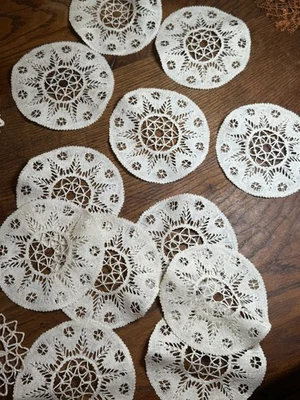 DENTELLE ANCIENNE - 10 dentelles aux fuseaux - Photo 1/3