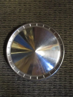 Tapacubos para plato de perro de acero inoxidable de 10 pulgadas Chrysler Plymouth 1957-61 usado fabricante original Foto 1 de 2