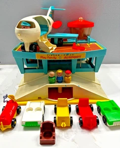 Vintage 1972 Fisher Price Little People #994 Play Family Airport mit Zubehör - Bild 1 von 15