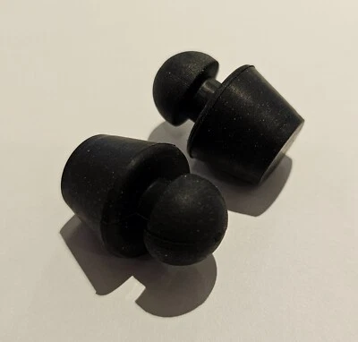 Tapón/parachoques de goma para maletero Lamborghini Miura (EXACTO AL ORIGINAL, JUEGO DE 2) Foto 1 de 4