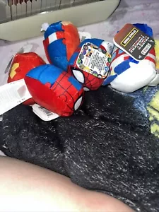 Disney Marvel Tsum Tsum: 2 Spider-Man 1 Transforming (2.5" Mini Plush) - Picture 1 of 1
