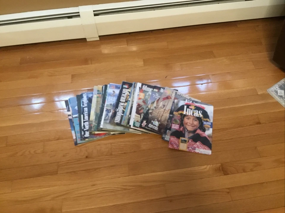 4 lb of kids discover magazines  Foto 1 de 1