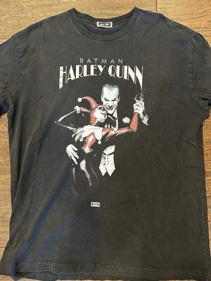 Batman | Camiseta Kith Harley Quinn Vintage Hombre Talla Grande FW24 Foto 1 de 3