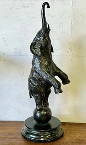 Escultura de elefante de bronce hecha a mano Maitland Smith de 26" de colección pesada mediados de siglo - Imagen 1 de 13
