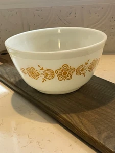 Vintage Pyrex Butterfly Gold mixing bowl - No 402 - Imagen 1 de 2