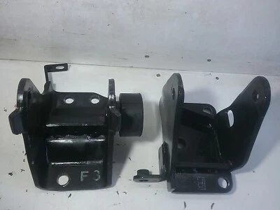 Soportes de montaje del motor delanteros y traseros Kia Optima 2009-2010 2,4 L (automáticos) M113 Foto 1 de 4