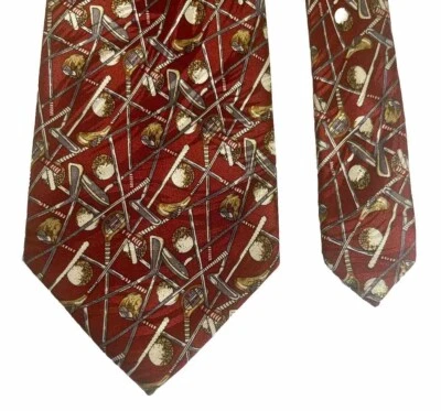 Artefactos de museo corbata de seda para hombre diseño de club de golf y pelota roja hecha a mano 58” x 3,75” Foto 1 de 4