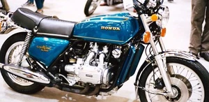 Juego completo de calcomanías Honda GL1000 1975 pin rayas precaución - azul caramelo/verde - Imagen 1 de 8