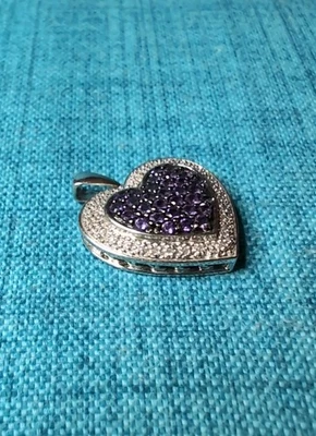 Impresionante colgante de corazón de plata de ley 925 amatista y circonita cúbica pavé Foto 1 de 4