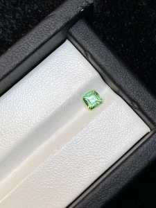 0.70ct Natural Green Tourmaline –Cut Faceted Gemstone Sparkling Clarity - Picture 1 of 6
