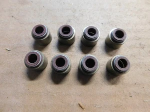 Juego de sellos de vástago de válvula Detroit 10147 para Ford Mazda 1979-95 1,4 L-2,0 L-2,2 L 4 cilindros - Imagen 1 de 2