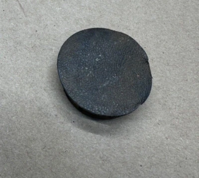 Jeep YJ Wrangler 1987-1995 cinturón de seguridad delantero hembra perno cubierta tapa botón tapón OEM Foto 1 de 3