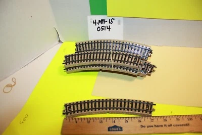 16 Pieces Marklin 3 Rail HO Curved Track - 28" Diameter Circle - Image 1 of 4