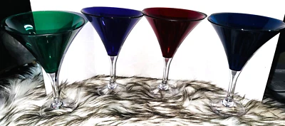 Juego de 4 vasos Margaritas Martini de acrílico transparente elegante Tupperware difícil de encontrar Foto 1 de 3