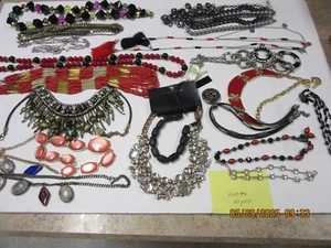 LOT Of 20Pieces Used Costume Jewelry Vintage to Modern A Wearable Surprise!(4) - Picture 1 of 4