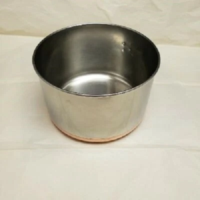 VINTAGE REVERE WARE 3QT SAUCEPAN PRE-1968 NO HANDLE NO LID - Image 1 of 4