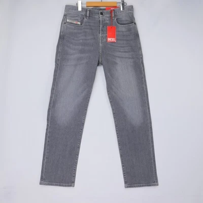 Pantalones de mezclilla Diesel para hombre 2020 D-Viker pierna recta gris lavado claro botón talla mosca nuevos con etiquetas Foto 1 de 4