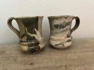 Set 2 Studio Art Pottery Coffee Mugs Green Brown Linda Kirkwood Smith Signed - Picture 1 of 13